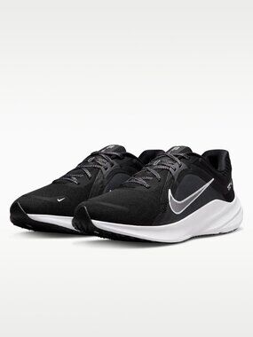 NIKE Quest 5 Road Running Shoes Sneakers – Womens 9.5 US –NWT – Black & White